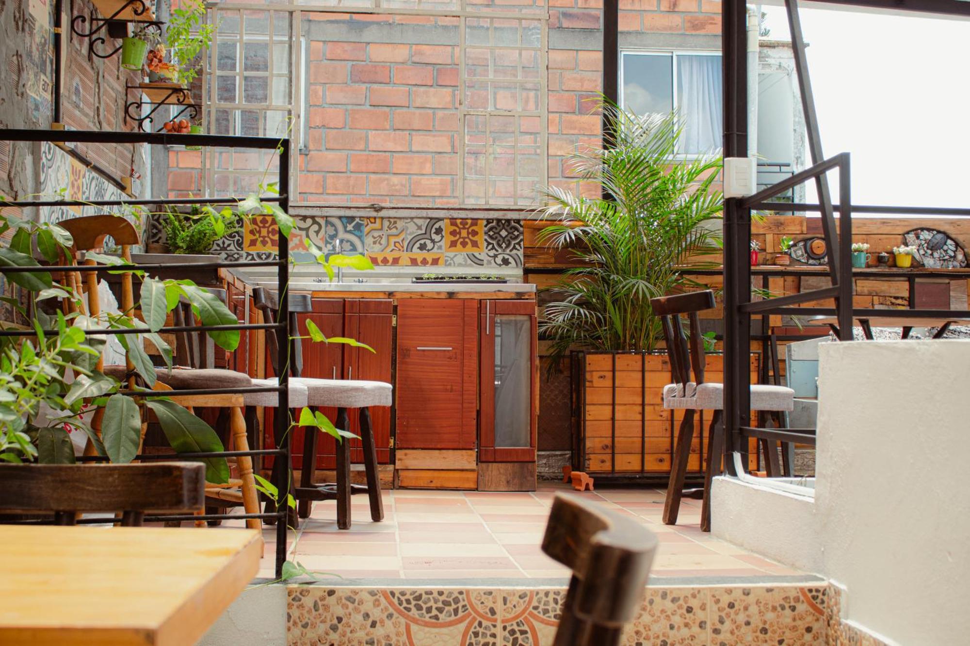 Adn Algo De Nosotros - Malaika Hostel เมเดยิน ภายนอก รูปภาพ