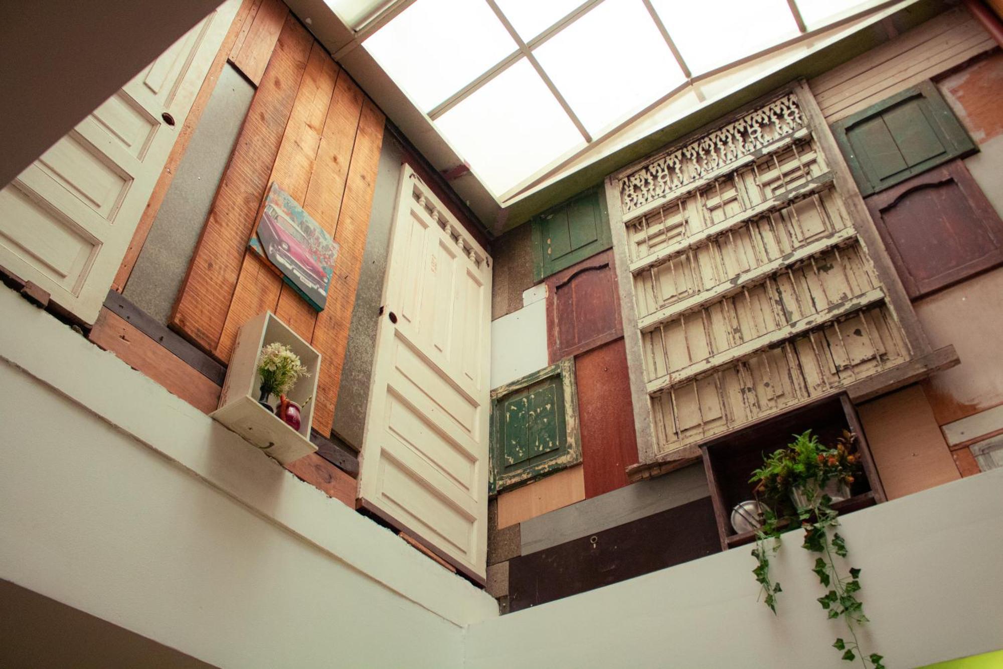 Adn Algo De Nosotros - Malaika Hostel เมเดยิน ภายนอก รูปภาพ