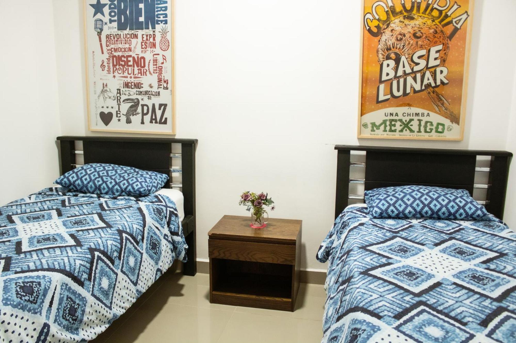 Adn Algo De Nosotros - Malaika Hostel เมเดยิน ภายนอก รูปภาพ