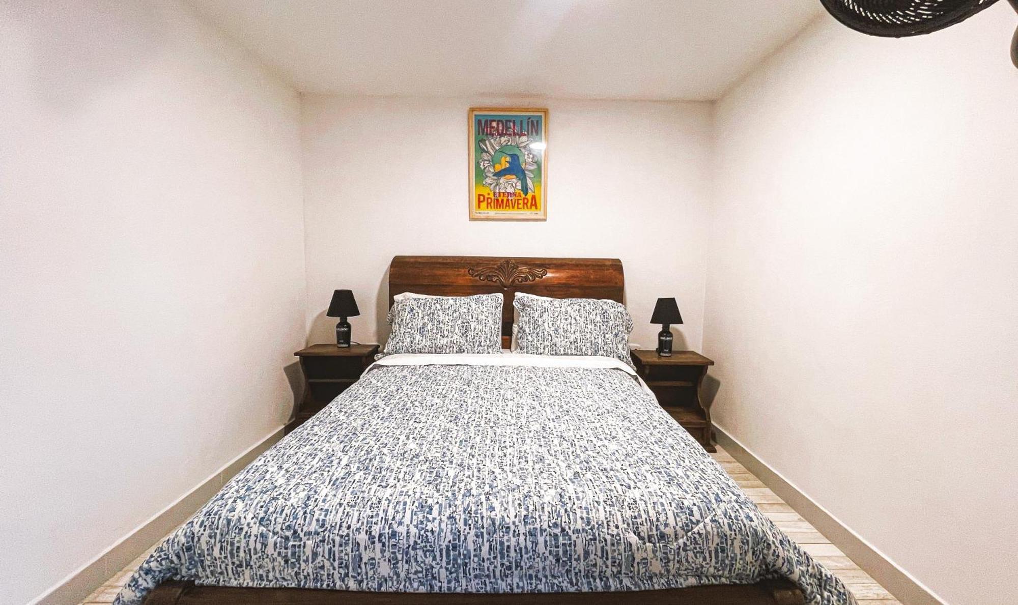 Adn Algo De Nosotros - Malaika Hostel เมเดยิน ภายนอก รูปภาพ