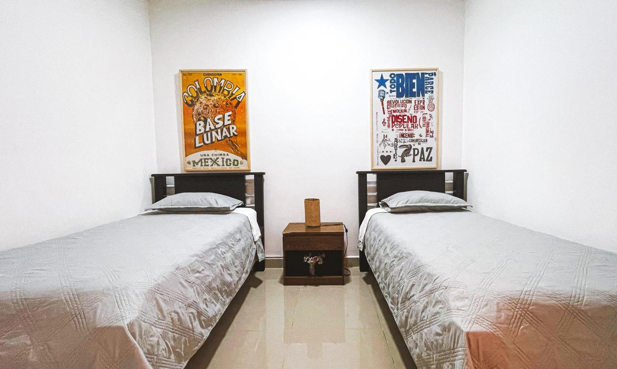 Adn Algo De Nosotros - Malaika Hostel เมเดยิน ภายนอก รูปภาพ
