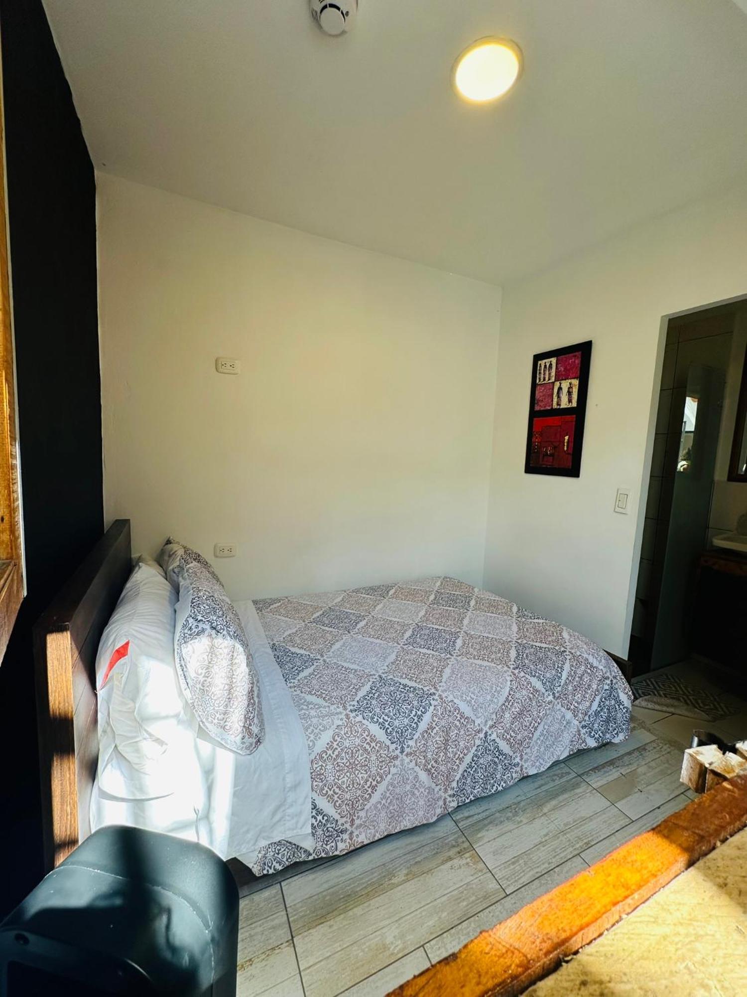 Adn Algo De Nosotros - Malaika Hostel เมเดยิน ภายนอก รูปภาพ